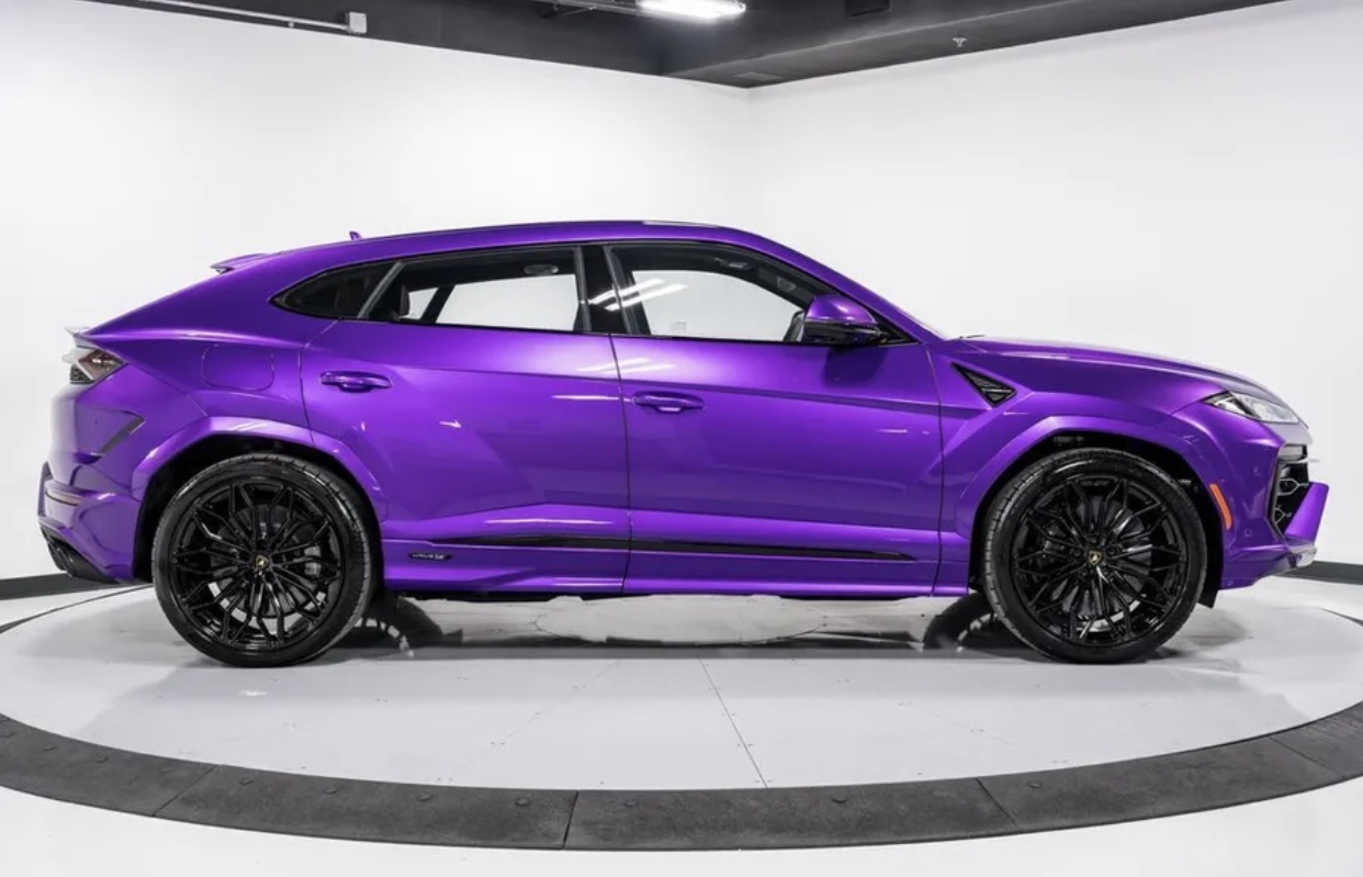 2025 Lamborghini Urus SE