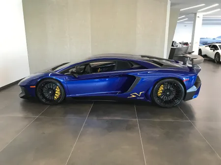 2017 Lamborghini Aventador 