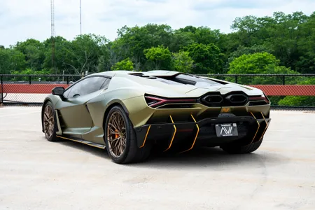 2025 Lamborghini Revuelto