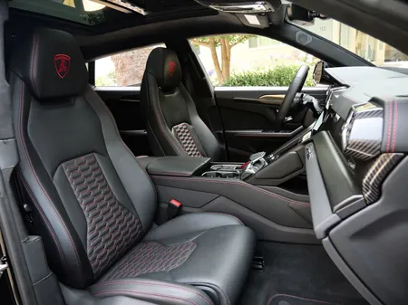 2023 Lamborghini Urus 