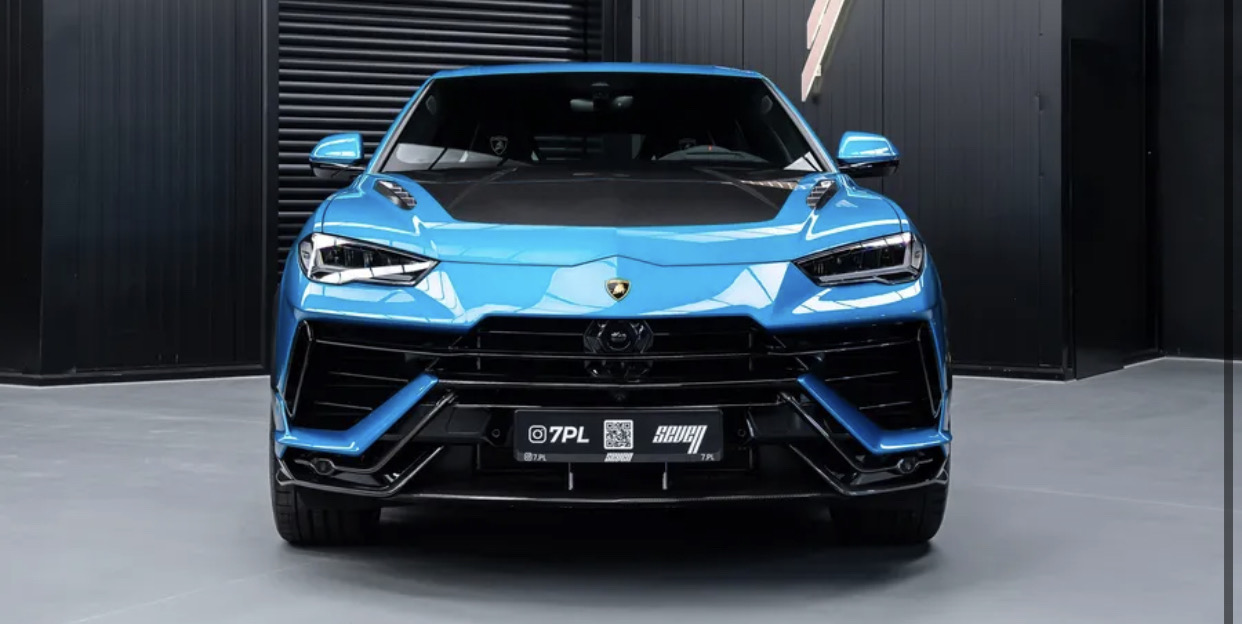 2025 Lamborghini Urus Performante