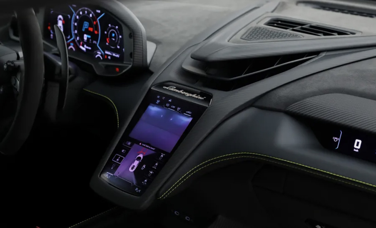 2025 Lamborghini Revuelto