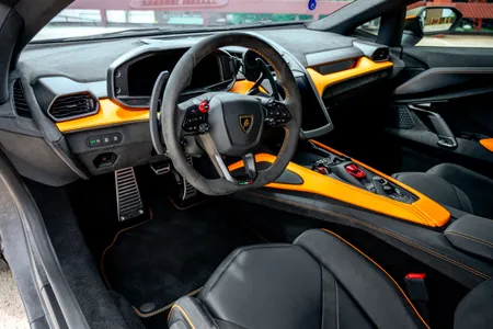 2025 Lamborghini Revuelto
