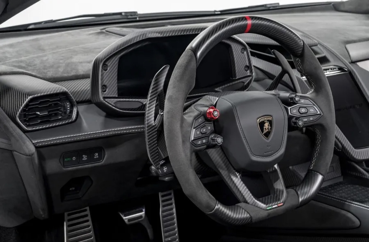 2026 Lamborghini Revuelto