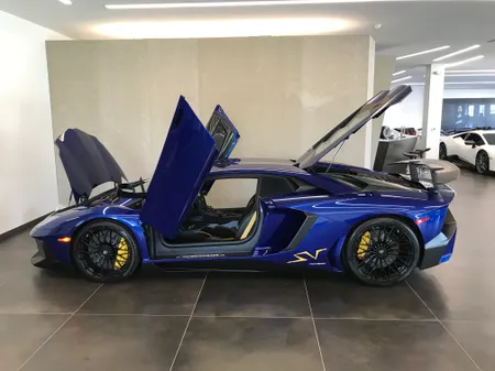 2017 Lamborghini Aventador 