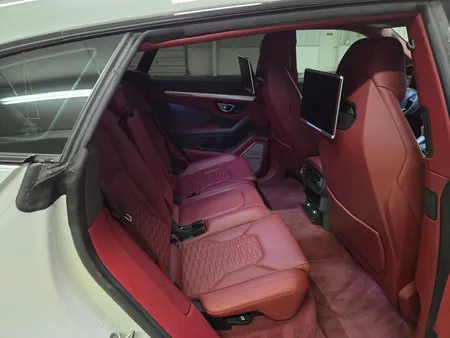 2020 Lamborghini Urus 
