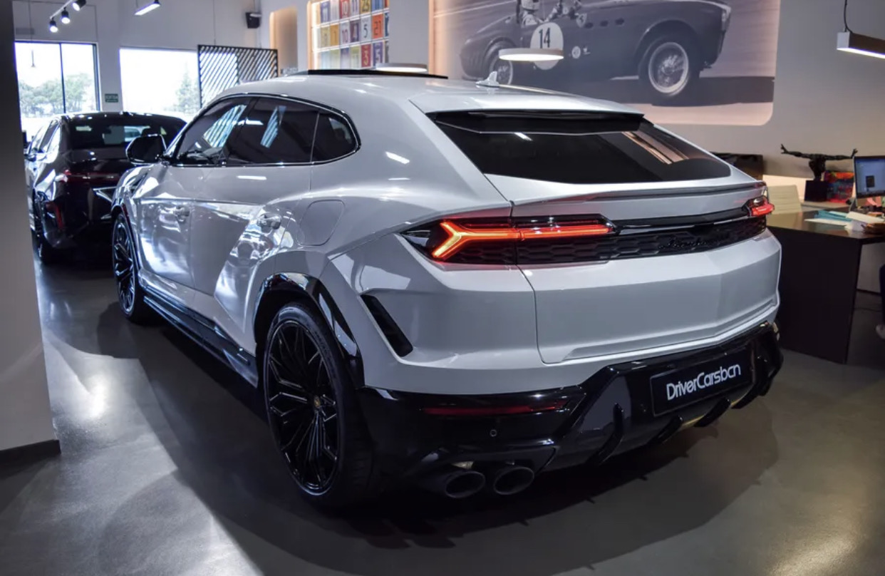 2026 Lamborghini Urus SE