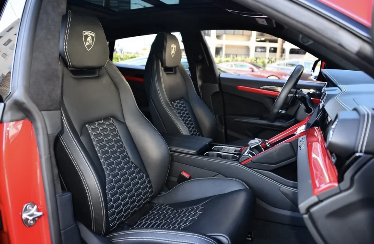 2019 Lamborghini Urus Base