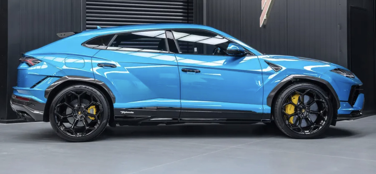 2025 Lamborghini Urus Performante