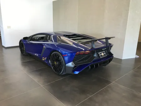 2017 Lamborghini Aventador 