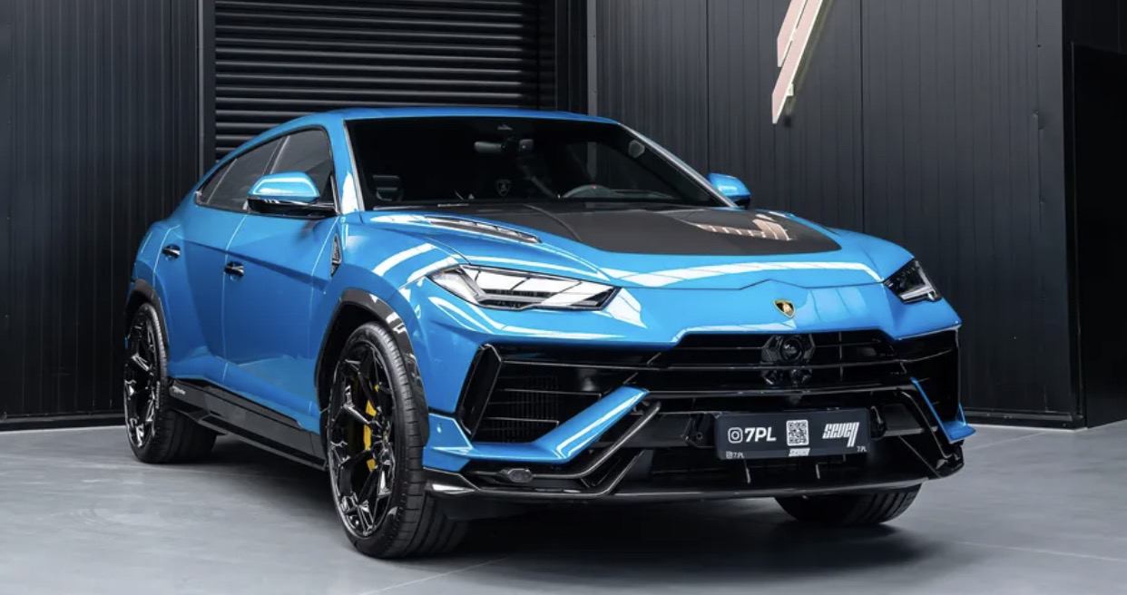 2025 Lamborghini Urus Performante