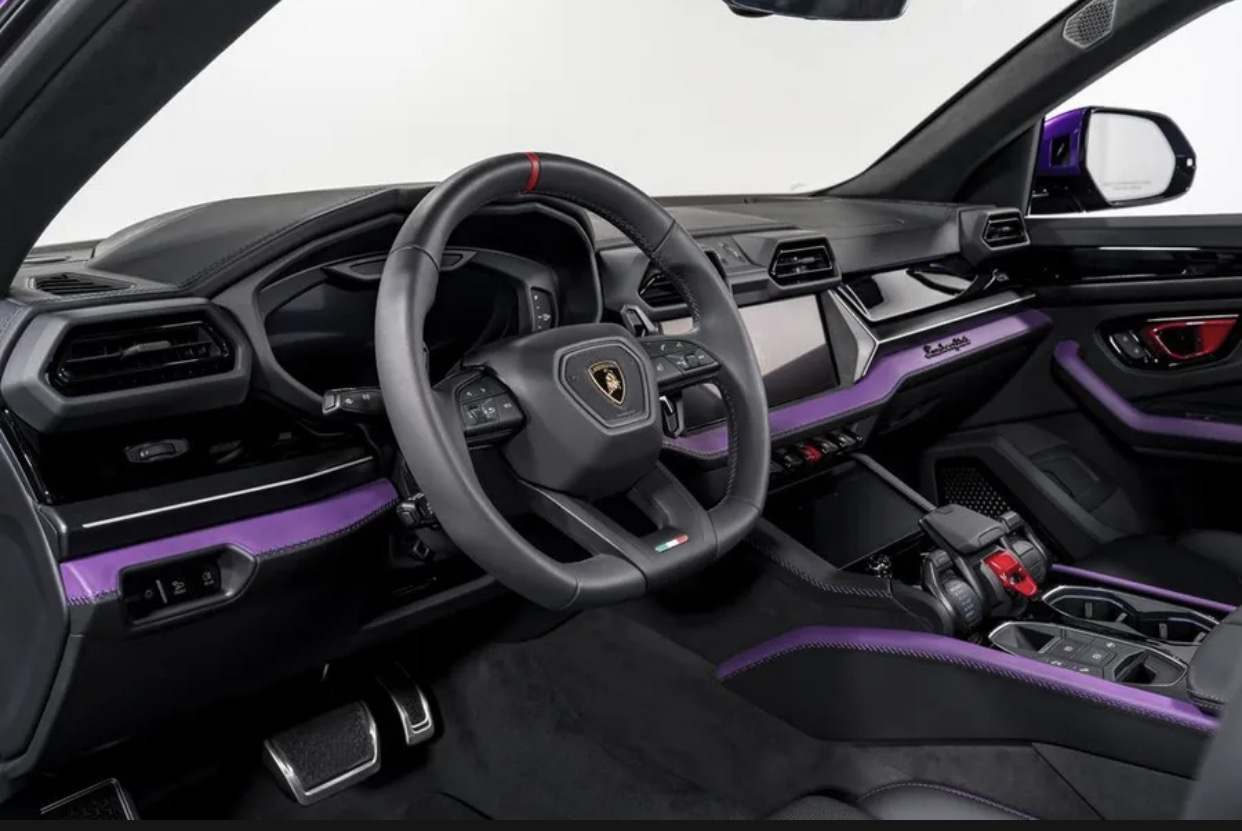 2025 Lamborghini Urus SE