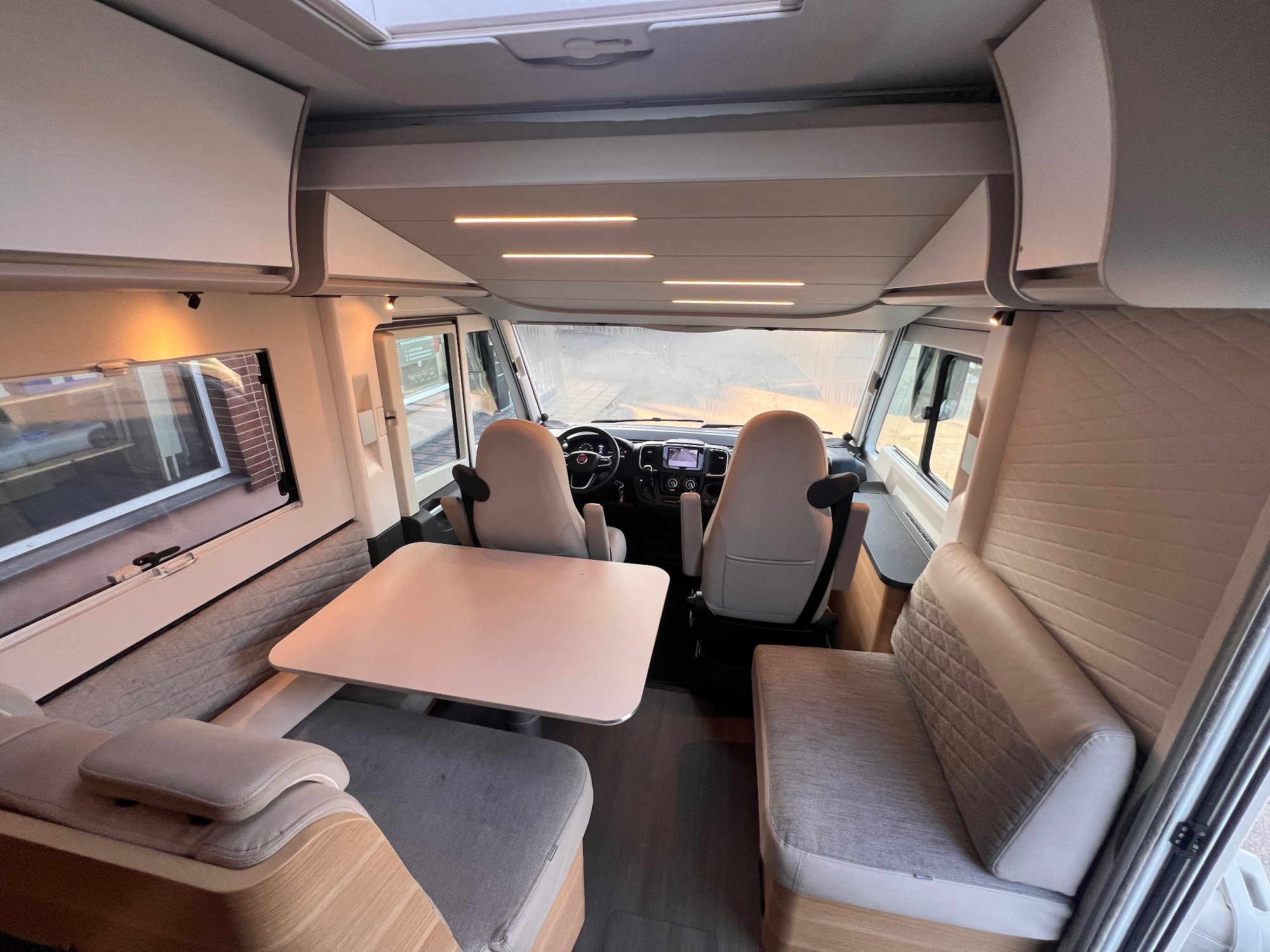 ADRIA SONIC 700SL 2023 AT kemperio nuoma nuotrauka 10