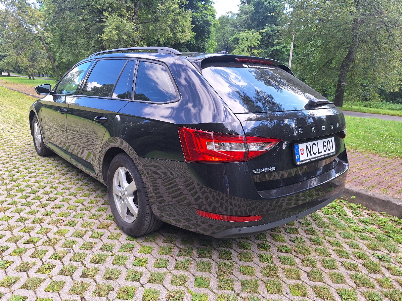 Skoda Superb 2021-2022 Estate Automatic nuotrauka 5