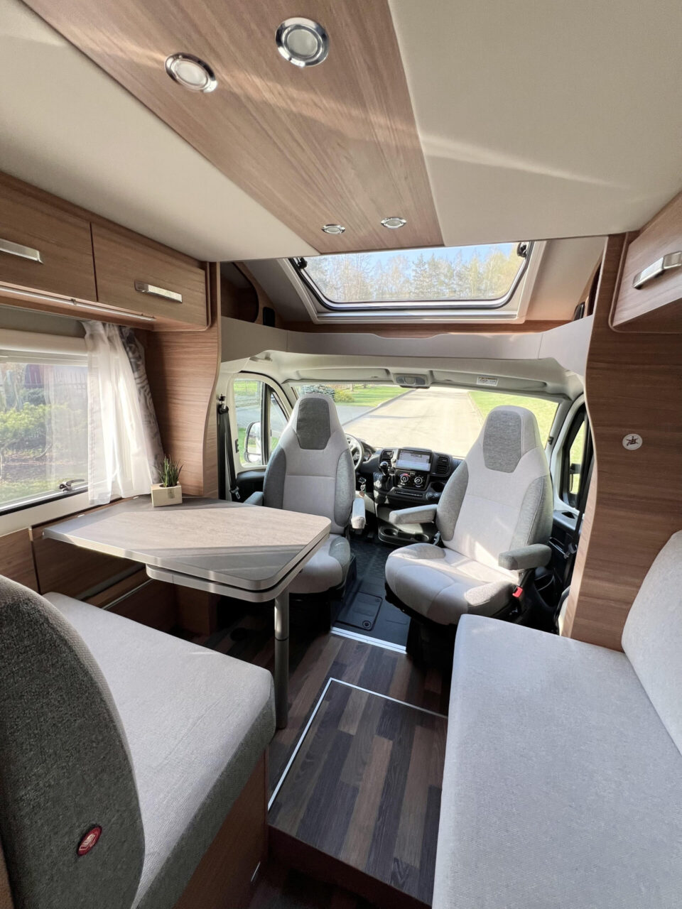 WEINSBERG CaraSuite 650 MF 2023 AT kemperio nuoma nuotrauka 13