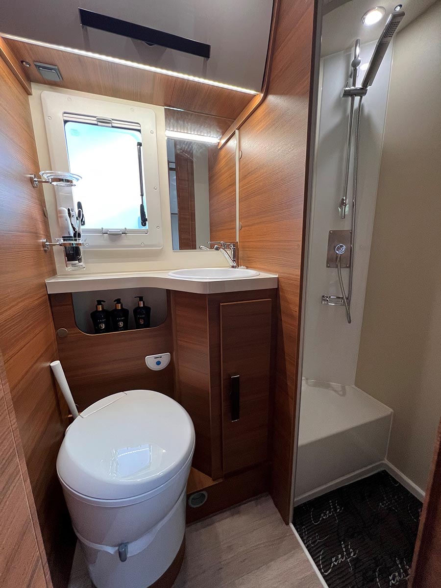 ELNAGH BARON 26 2022 MT kemperio nuoma nuotrauka 9