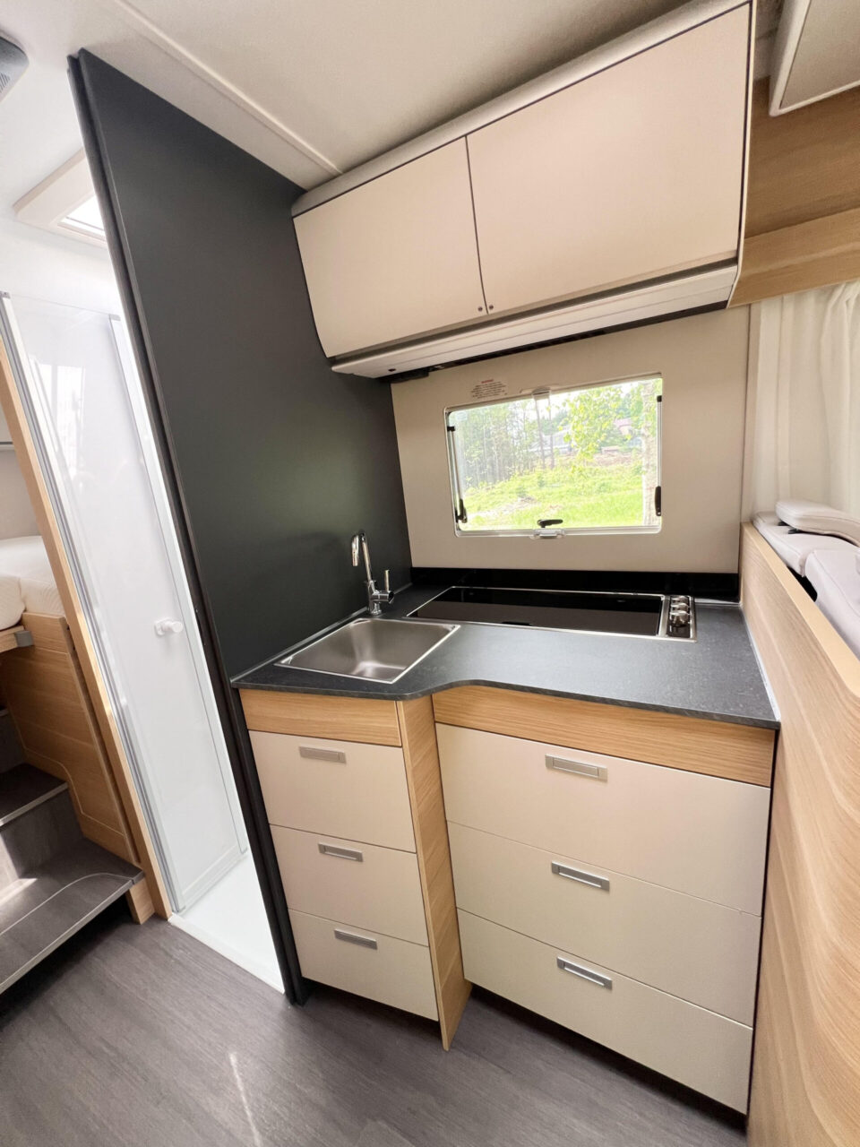 ADRIA MATRIX 670SL 2024 AT kemperio nuoma nuotrauka 15