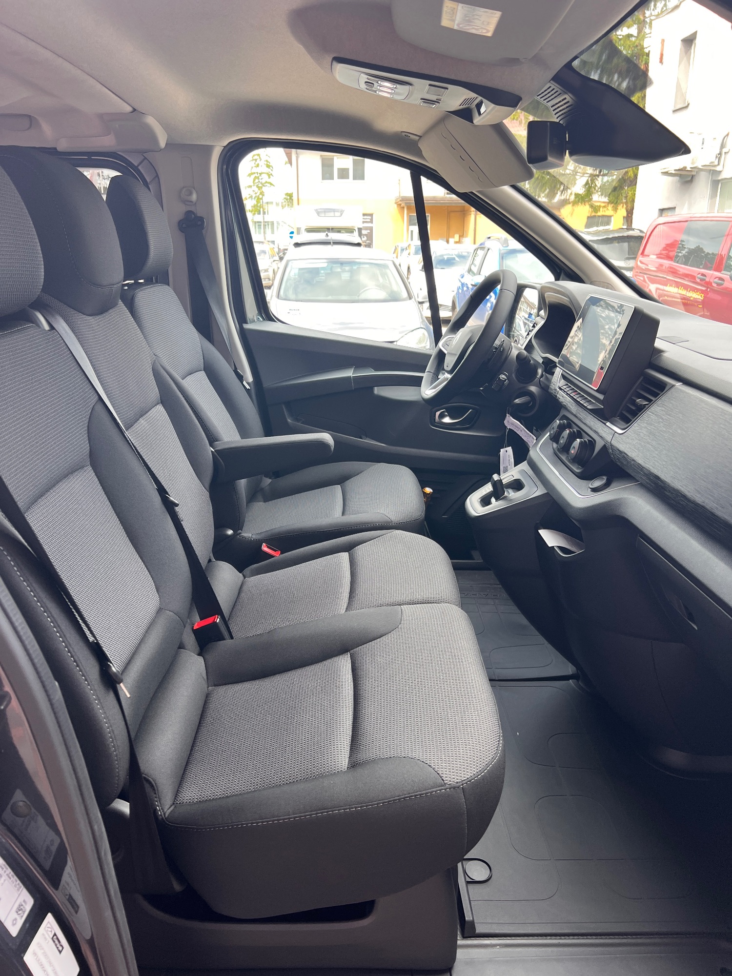 Renault Trafic · 2026 · AT nuoma nuotrauka 10