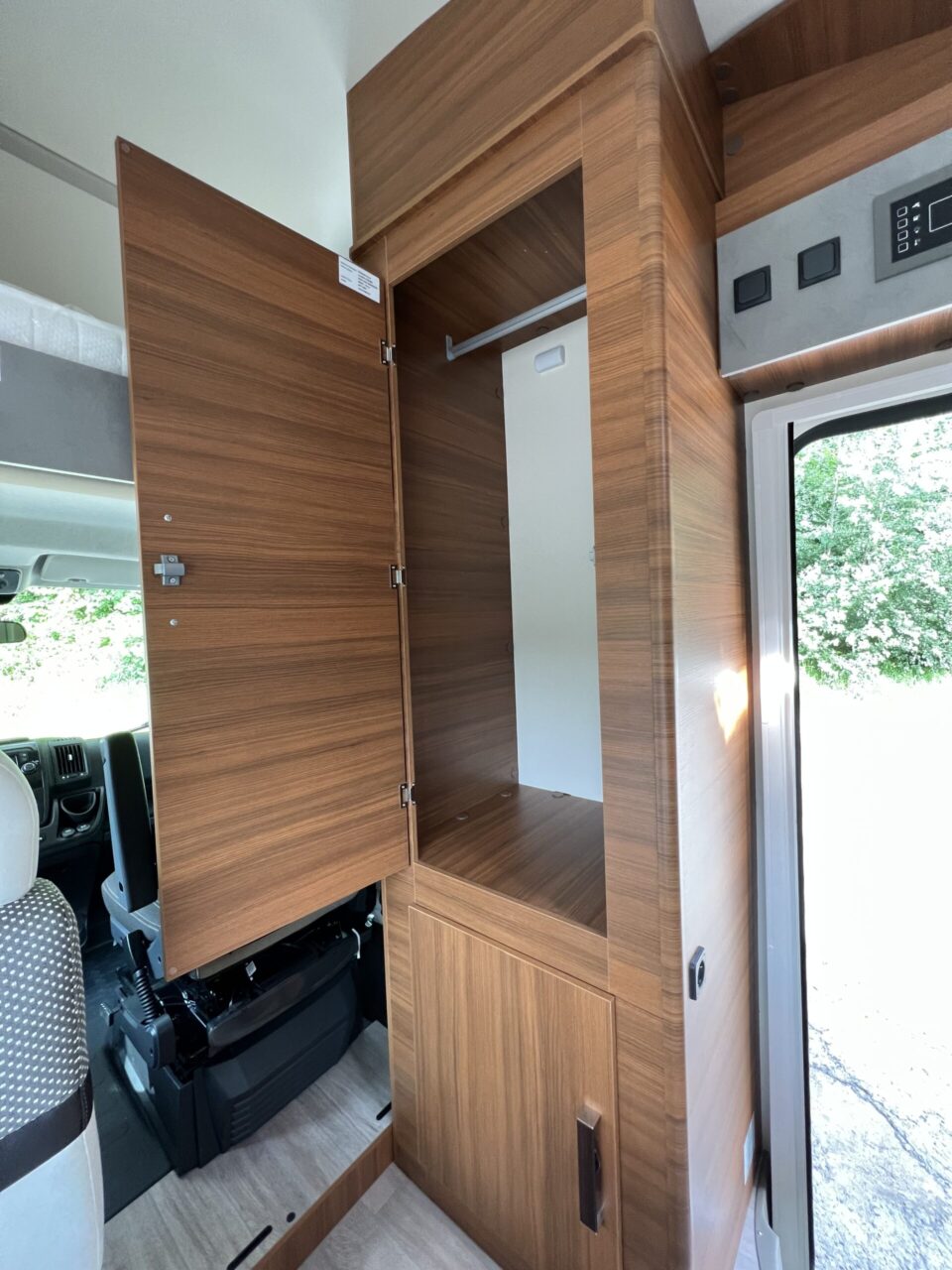 ELNAGH BARON 26 2022 MT kemperio nuoma nuotrauka 5