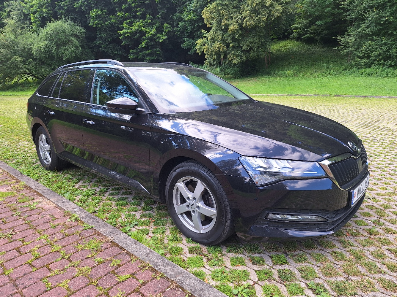 Skoda Superb 2021-2022 Estate Automatic nuotrauka 3