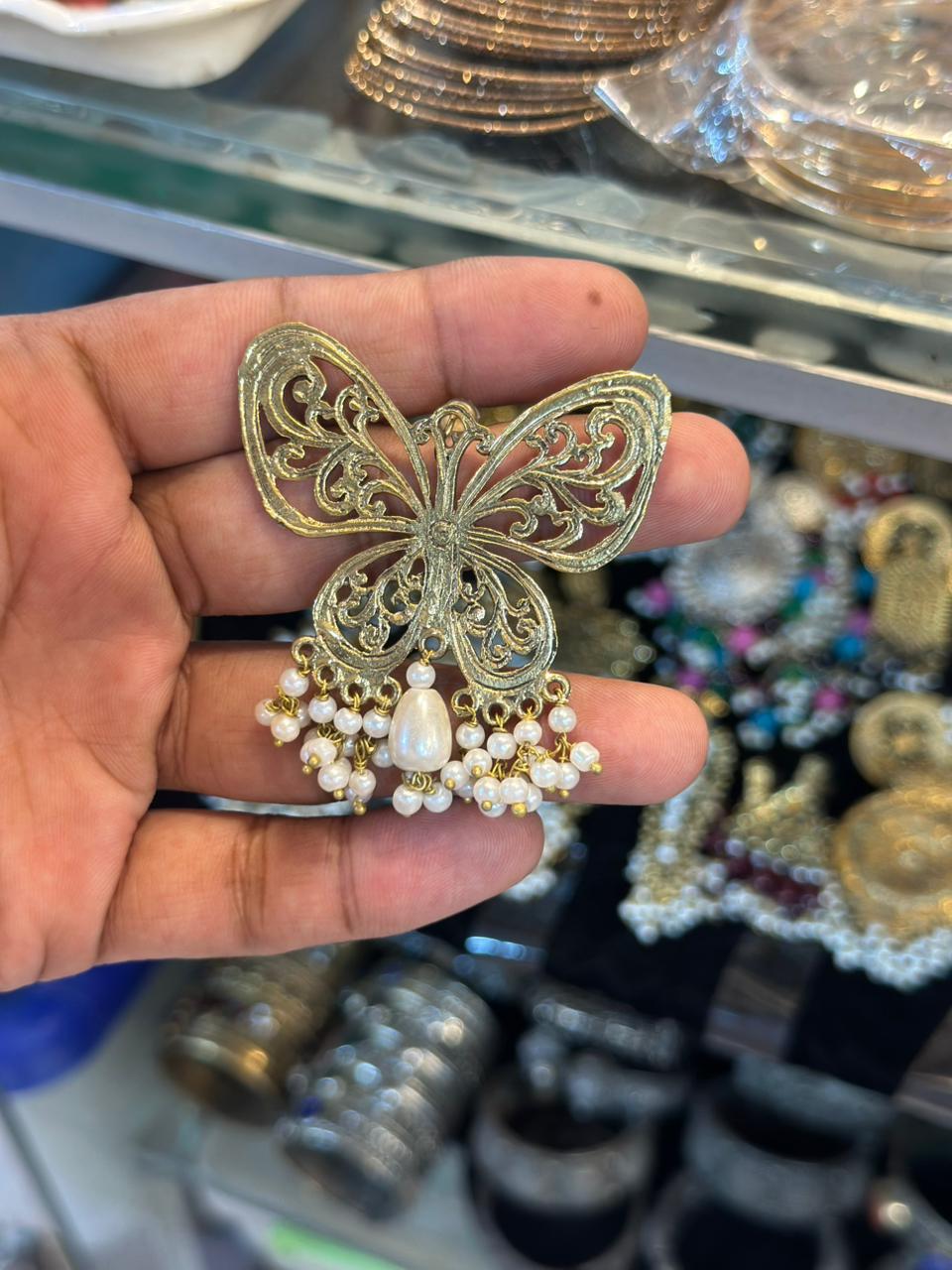 Golden filigree butterfly earrings 