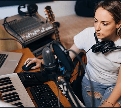 Top Tips to Pitch Songs to Music Industry Professionals Successfully
