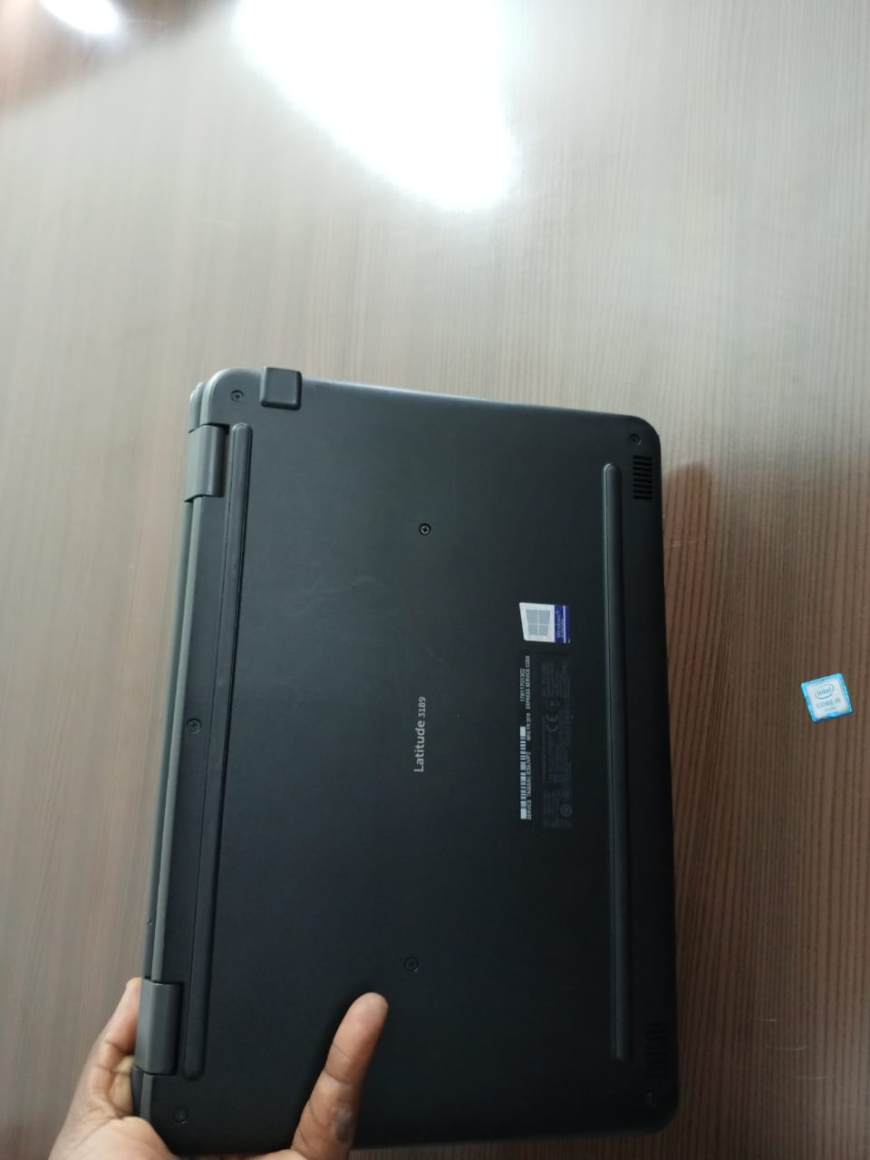 Dell Latitude 3189 view 2