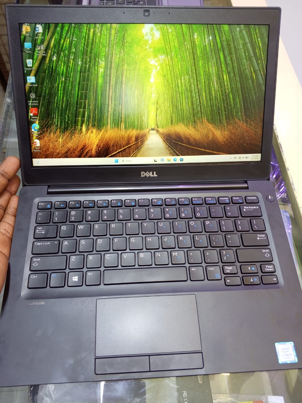Dell Latitude 7000 Series view 5