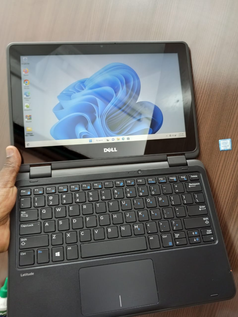Dell Latitude 3189 view 4