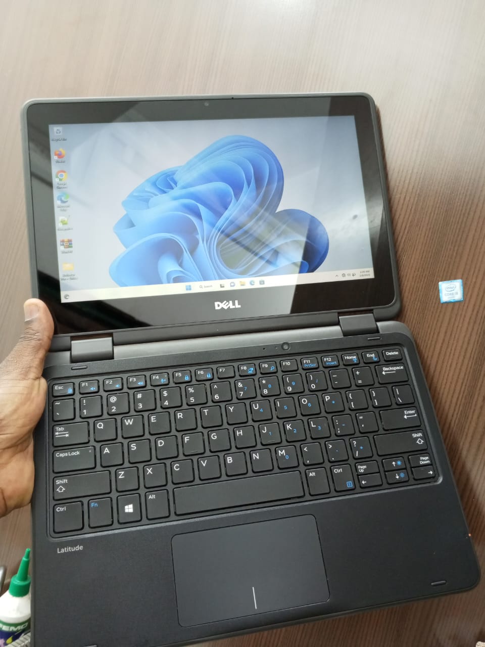 Dell Latitude 3189 view 5