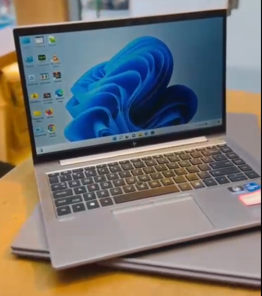 Hp zbook firefly 