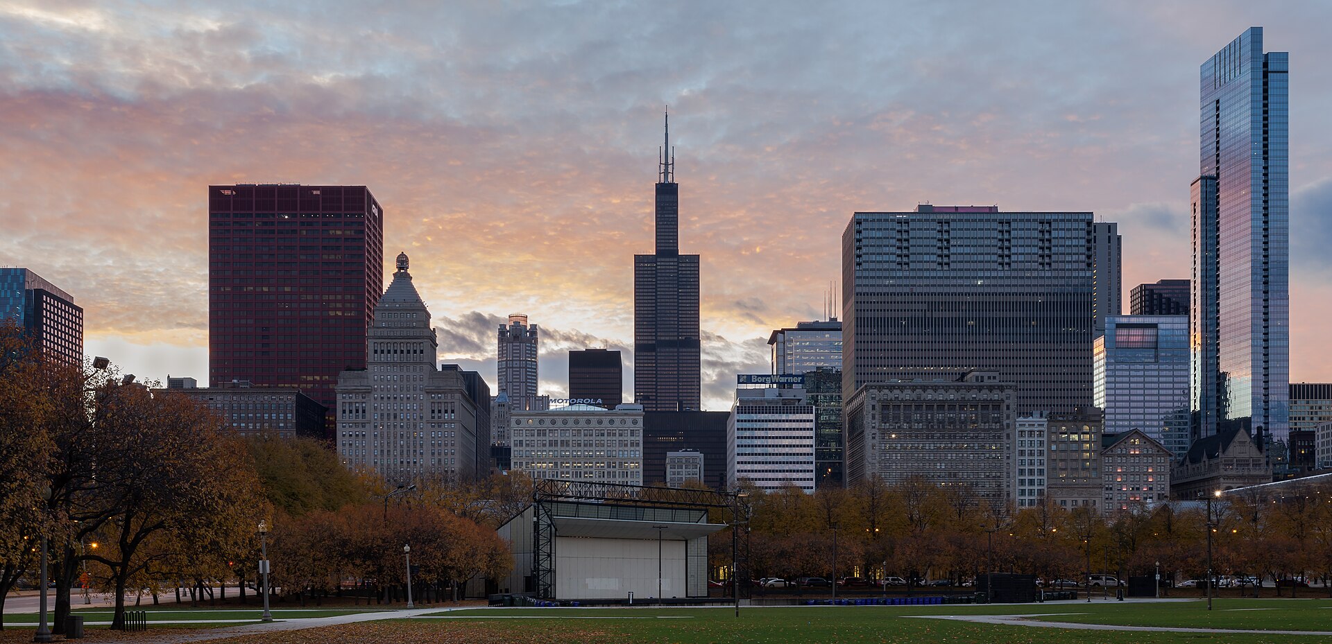 Dating in Chicago: A Guide for Single Men