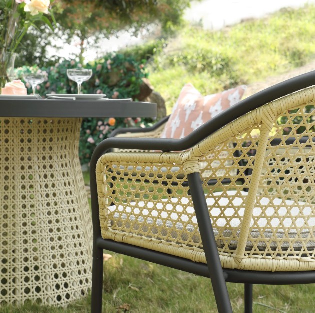 Pienza Outdoor Rattan 4-Seater Round Dining Set, Oatmeal Fabric with Black Frame view 7