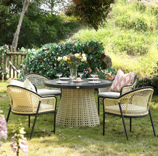 Pienza Outdoor Rattan 4-Seater Round Dining Set, Oatmeal Fabric with Black Frame