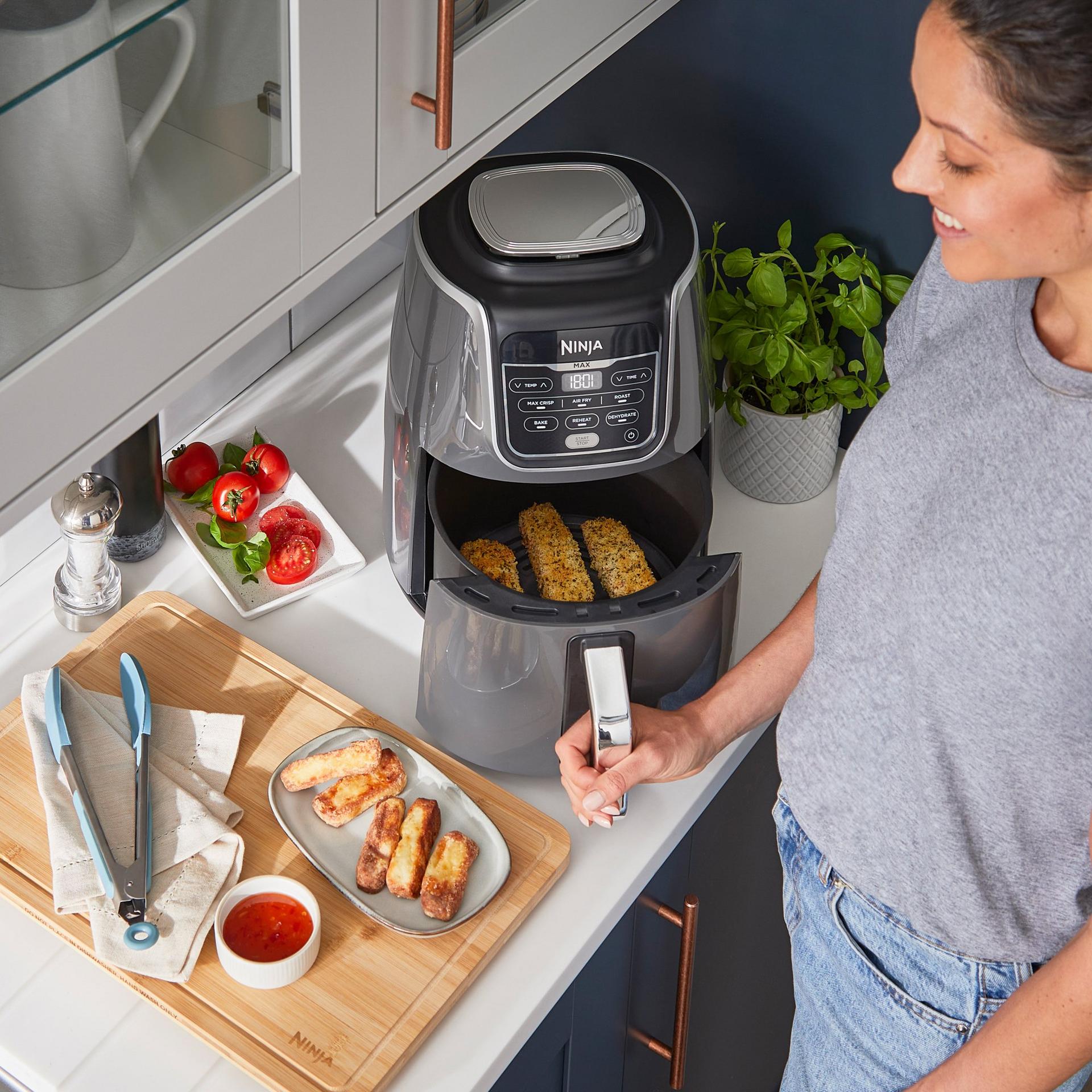 Ninja MAX AF160UK 5.2L Air Fryer and Dehydrator view 6