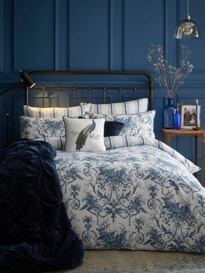 SUPER KING SIZE: Laura Ashley Tuileries Reversible 200 Thread Count Super King Duvet Cover Set, Midnight