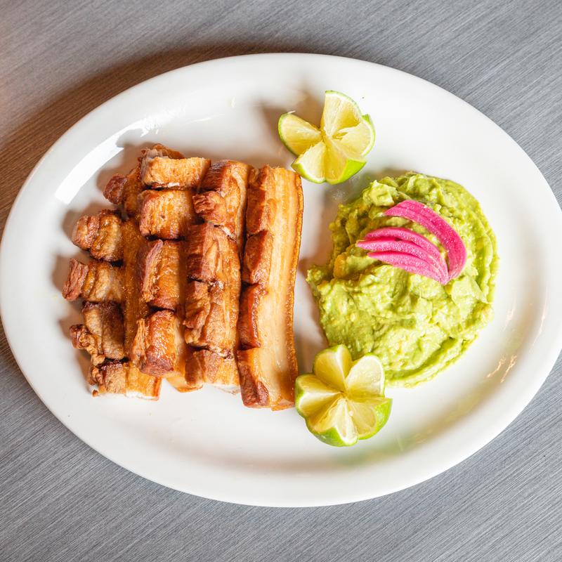 CHICHARRONES CON GUAC