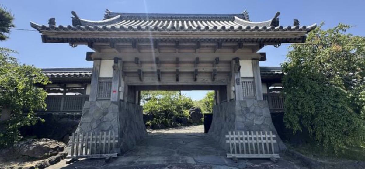 Article illustration for Why Does This Japanese House Have a Sumo Ring?