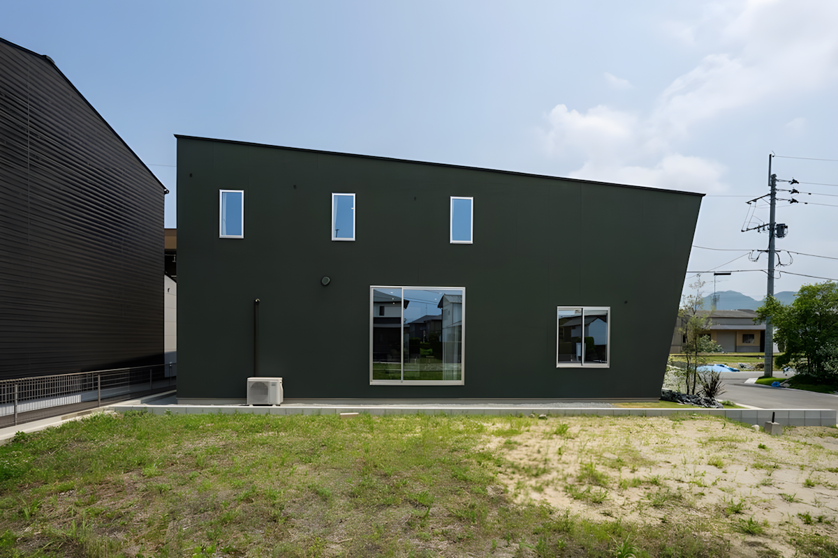 Article - Brand New Designer Build Near Fukuoka’s Coast