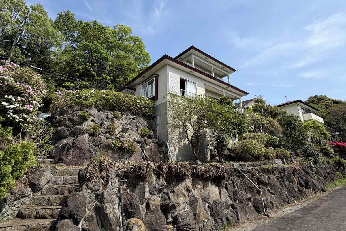 Article - Weekly Featured Property: Shizuoka Ocean-View 3LDK Retreat with Onsen Potential