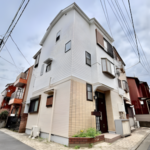 Spacious Tokyo Home with Skytree Views