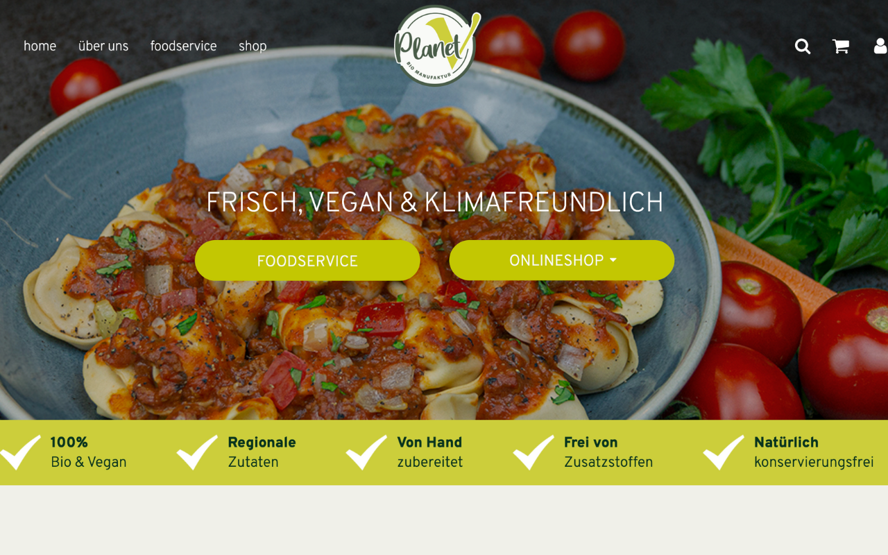 Top-Down-Ansicht moderner Ready Meals auf rustikalem Holztisch