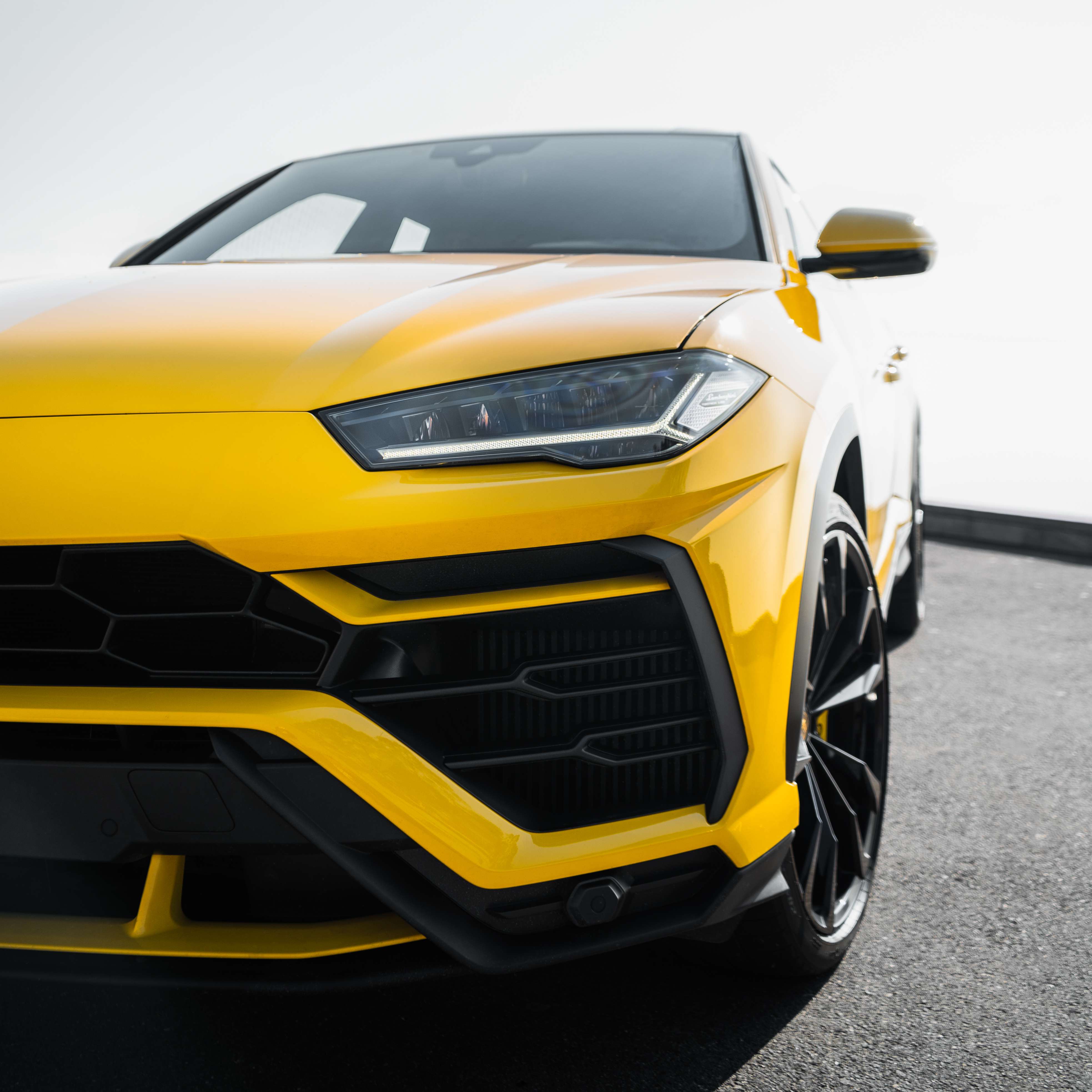 Lamborghini Urus jaune — Rentabl 2