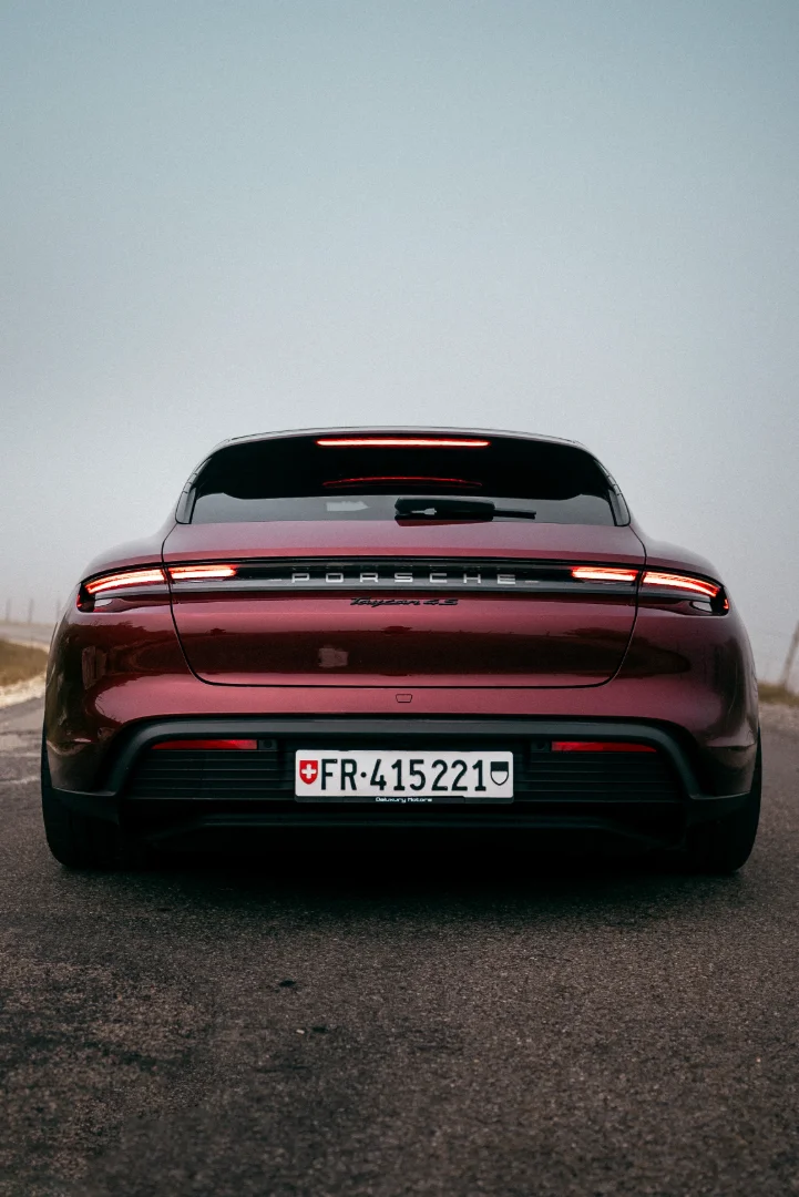 Porsche Taycan — Photo 6