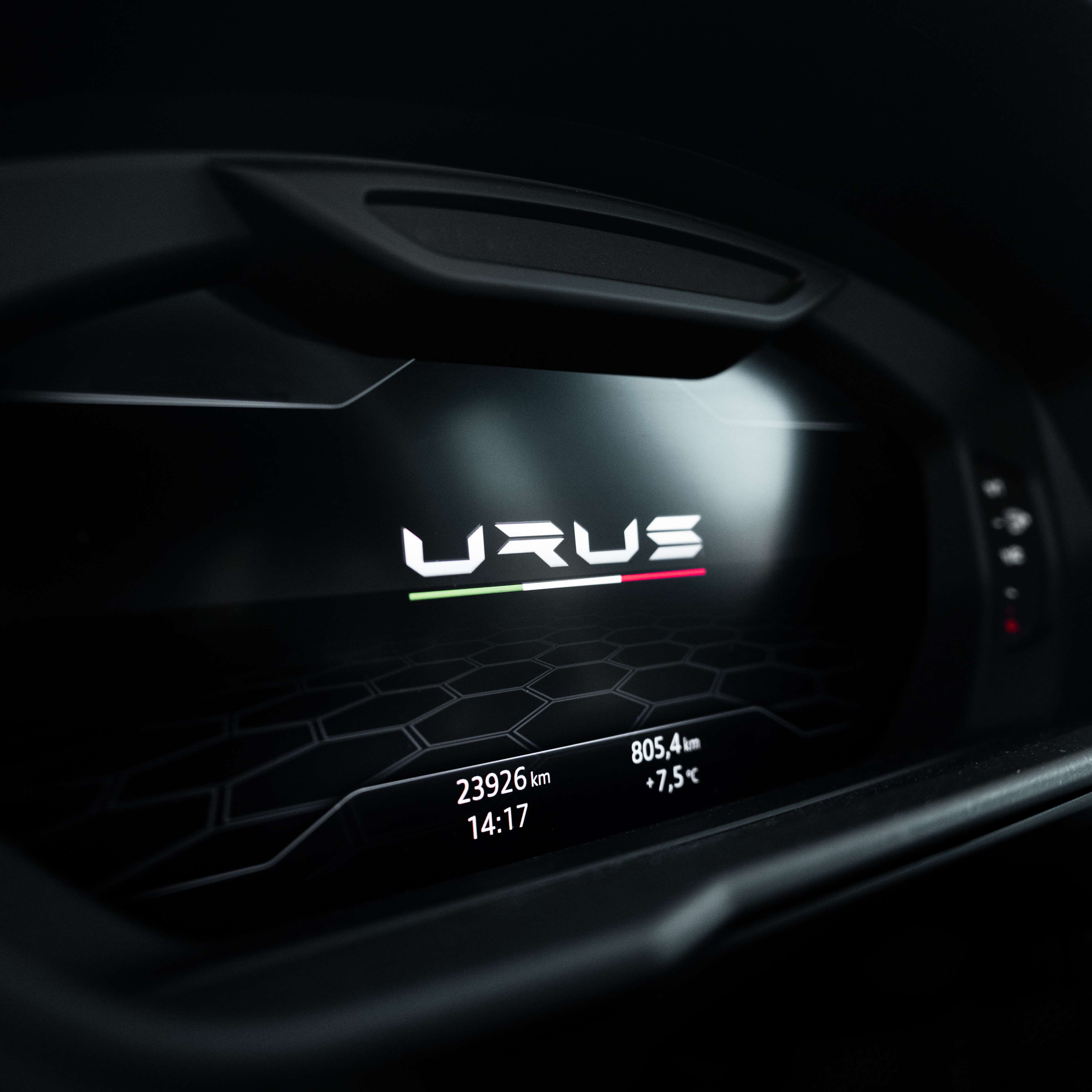 Lamborghini Urus jaune — Rentabl 5