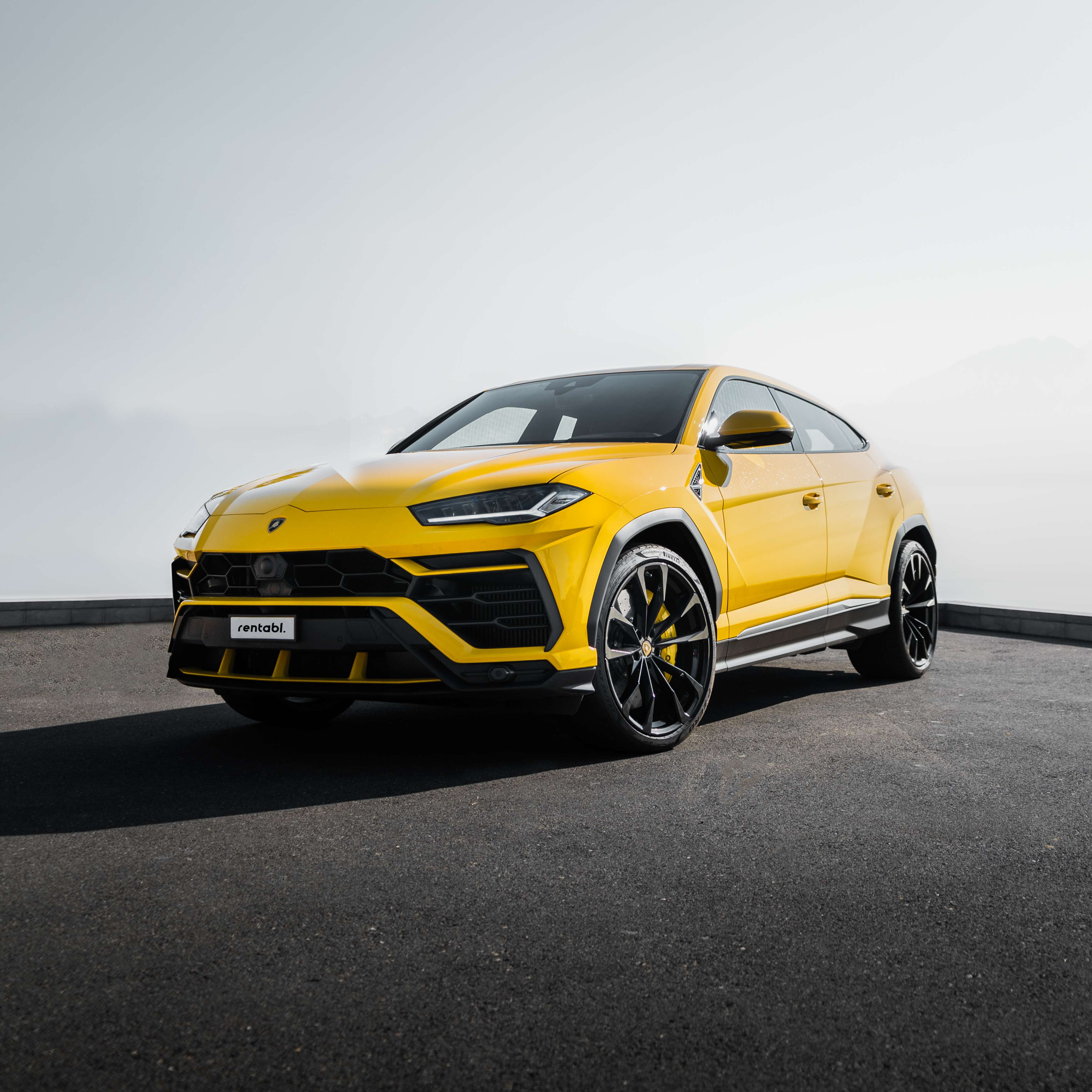 Lamborghini Urus jaune — Rentabl 7