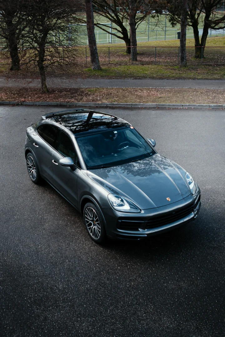 Porsche Cayenne — Photo 4