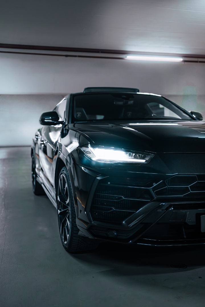 Lamborghini Urus noir — Rentabl 2