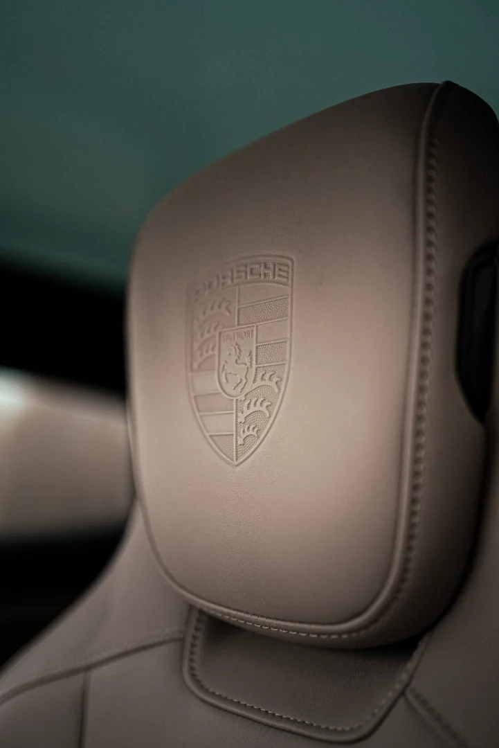 Porsche Taycan — Photo 9