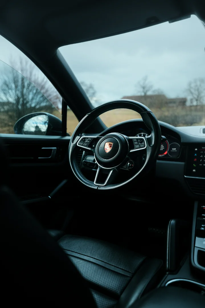 Porsche Cayenne — Photo 12